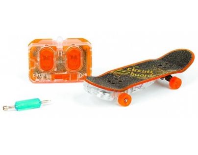 Hexbug  Skateboard s motorem a rampou