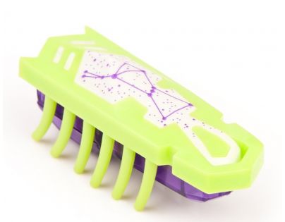 Hexbug Nano svítící ve tmě