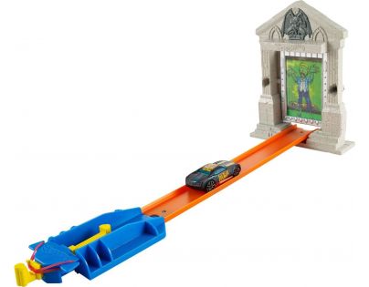 Hot Wheels Dráha závodní překážky - Zombie Attack