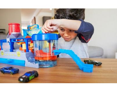 Hot Wheels city mega automyčka