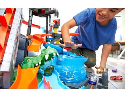 Hot Wheels city ultimátní automyčka s aligátorem