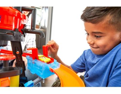Hot Wheels city ultimátní automyčka s aligátorem