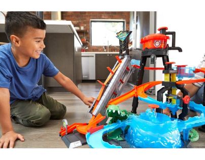 Hot Wheels city ultimátní automyčka s aligátorem