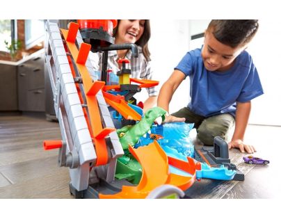 Hot Wheels city ultimátní automyčka s aligátorem