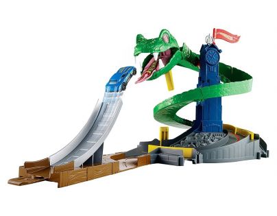 Hot Wheels City zatoč s kobrou