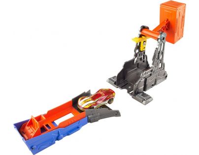 Hot Wheels dráha do kapsy - DJD99 Úder kladiva