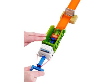 Hot Wheels Dráha pro kaskadérskou jízdu - Trash Basher