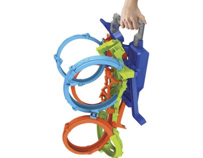 Hot Wheels Dráha so štyrmi slučkami