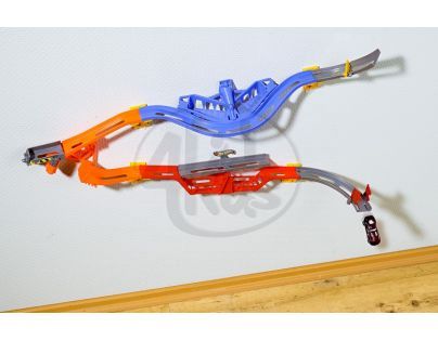 Hot Wheels W2104 Jízda po zdi základní sada - Racing Duel