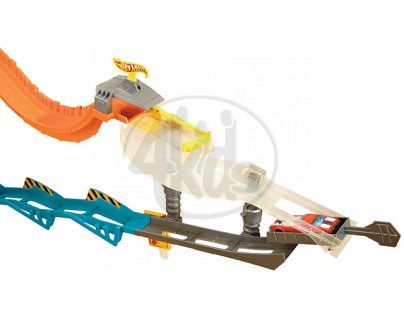 Hot Wheels W2104 Jízda po zdi základní sada - Racing Duel