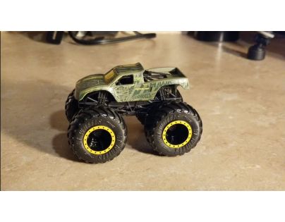 Hot Wheels Monster trucks kaskadérske kúsky Tactical Unit