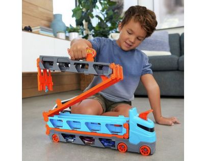 Hot Wheels nadupaný ťahač - Poškodený obal