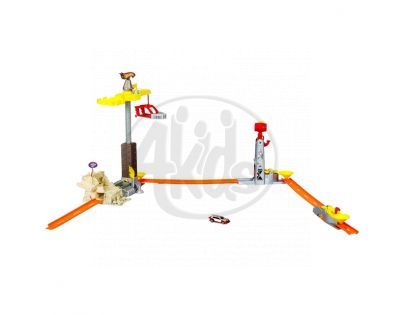 Hot Wheels P7613 Trick Track Spin Wrecker