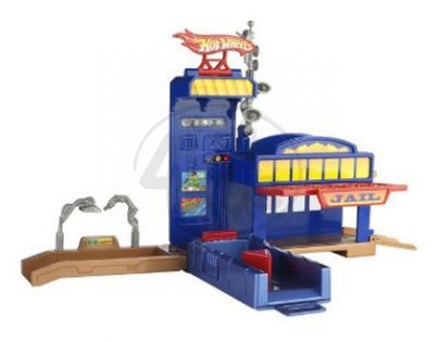 Hot Wheels Set městem na kolech - Policejní honička