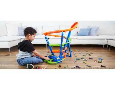 Hot Wheels zrážka na špirále