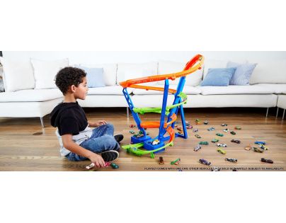 Hot Wheels zrážka na špirále
