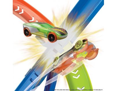 Hot Wheels zrážka na špirále