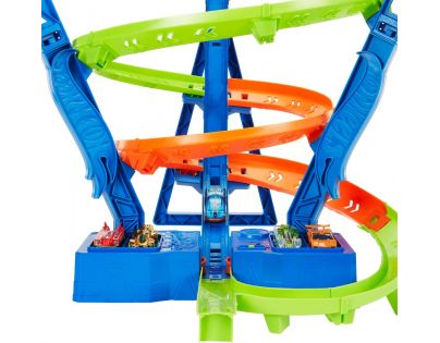 Hot Wheels zrážka na špirále