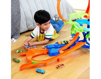 Hot Wheels Stunt tracks zrážka vo vzduchu dráha