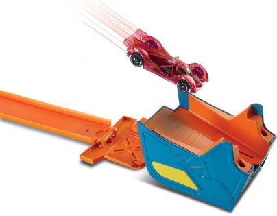 Hot Wheels Tahač a pojízdná Dráha