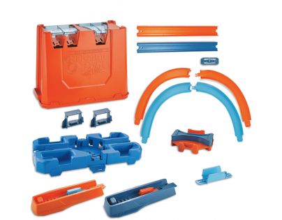 Mattel Hot Wheels track builder box plný trikov