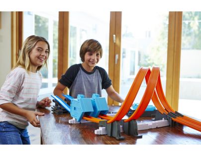 Hot Wheels Track builder Dráha závodní smyčka
