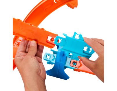 Hot Wheels Track Creator nabušená sada s boosterom - Poškodený obal