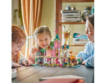 LEGO® Disney 43267 Hrad princezien a kráľovskí domáci miláčikovia