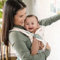 Infantino Nosič Flip 4v1 Convertible Rainbow 6