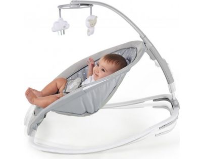 Ingenuity Hojdačka vibrujúca s melódiou Cuddle Lamb do 18 kg