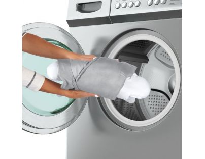 Ingenuity Hojdačka vibrujúca s melódiou Cuddle Lamb do 18 kg
