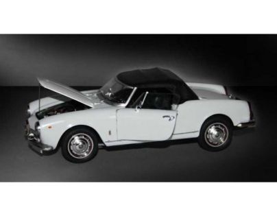 Italeri Model Kit auto 3653 Alfa Romeo Giulietta Spider 1300 1:24