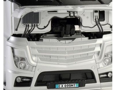 Italeri Model Kit truck Mercedes Benz Actros MP4 Gigaspace 1:24
