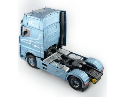 Italeri Model Kit truck Mercedes Benz Actros MP4 Gigaspace 1:24