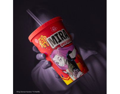 Cinereplicas K-pop Demon Hunters hrnček so slamkou Mira Spice Queen