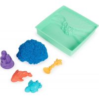 Kinetic Sand krabica tekutého piesku s podložkou modrá 2