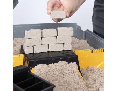Kinetic Sand kufor pre stavbárov