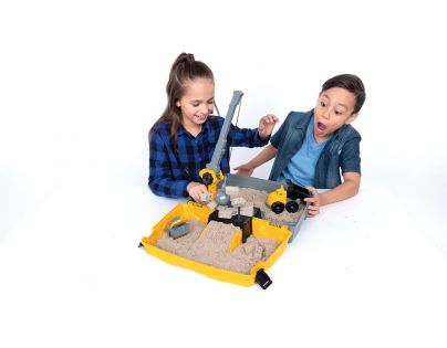 Kinetic Sand kufor pre stavbárov