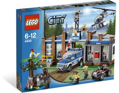 LEGO CITY 4440 Policejní stanice v lese