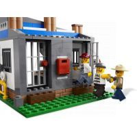 LEGO CITY 4440 Policejní stanice v lese 4