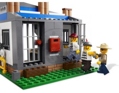 LEGO CITY 4440 Policejní stanice v lese