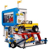LEGO City 60097 Náměstí ve městě 4