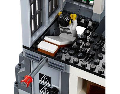 LEGO City 60130 Vězení na ostrově