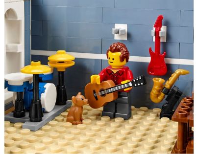 LEGO® Creator Expert 10255 Zhromaždenie na námestí