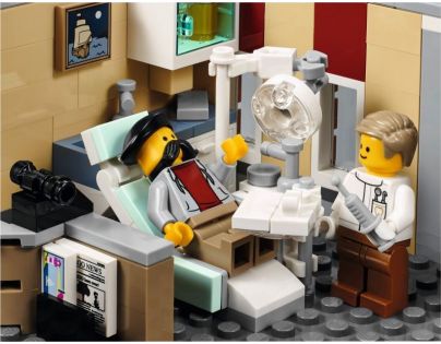 LEGO® Creator Expert 10255 Zhromaždenie na námestí