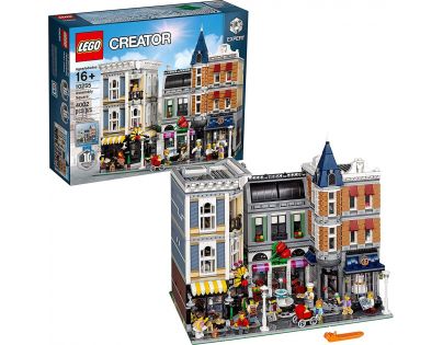 LEGO® Creator Expert 10255 Zhromaždenie na námestí