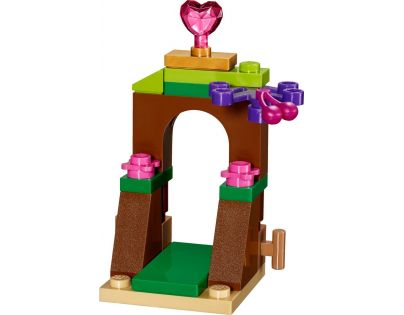 LEGO Disney příběhy 41143 Borůvka a její kuchyně