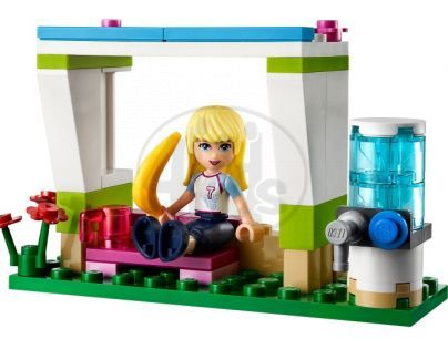 LEGO Friends 41011 Stephanie trénuje fotbal