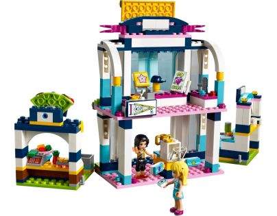 LEGO Friends 41338 Stephania a jej športová aréna