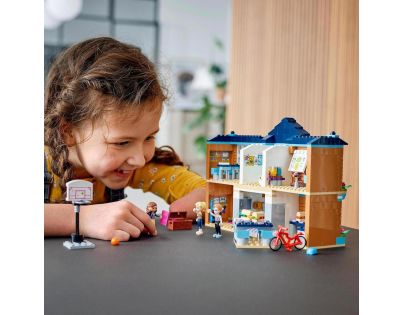 LEGO® Friends 41682 Škola v mestečku Heartlake